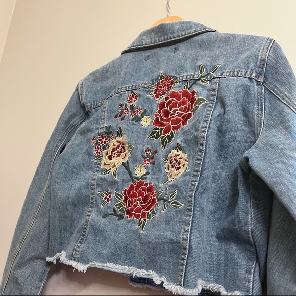 Cropped Denim Jacket - Picture 3 of 5